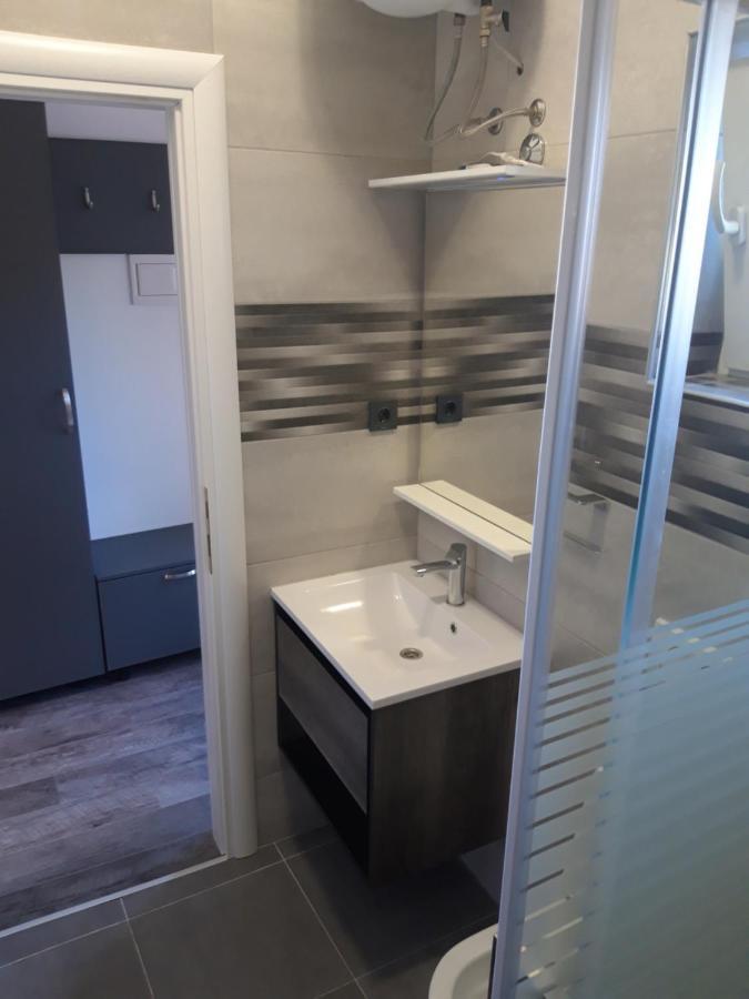 Ponistra Apartment *