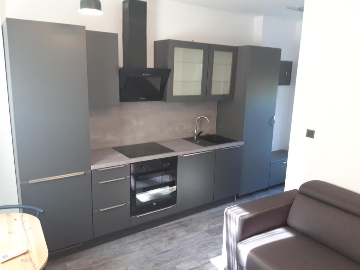 Ponistra Apartment *